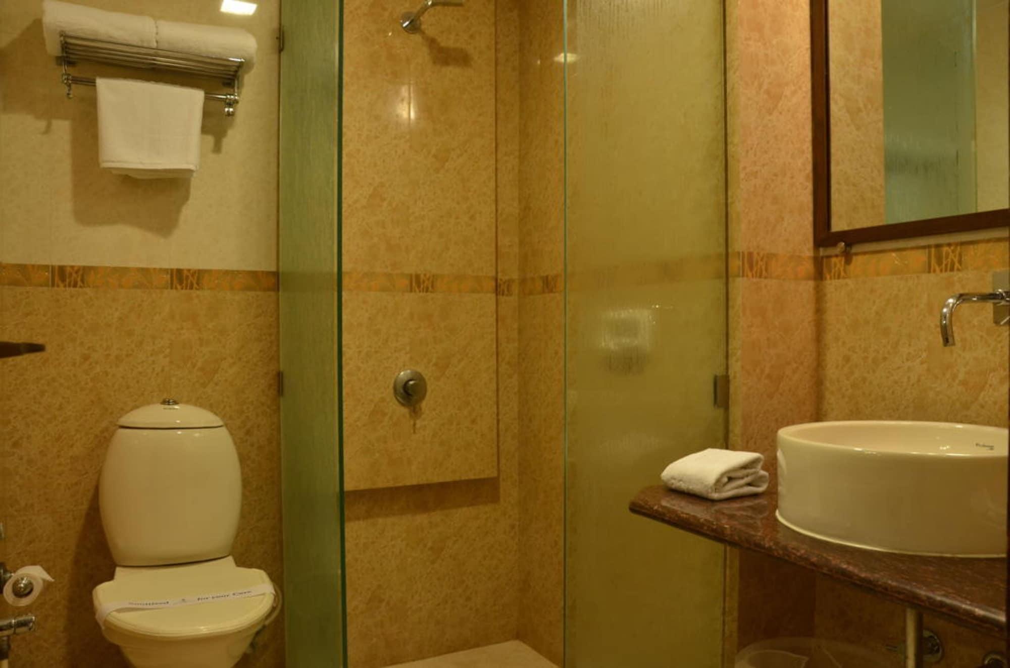 מומביי Sea Palace Hotel - Near Gateway Of India מראה חיצוני תמונה