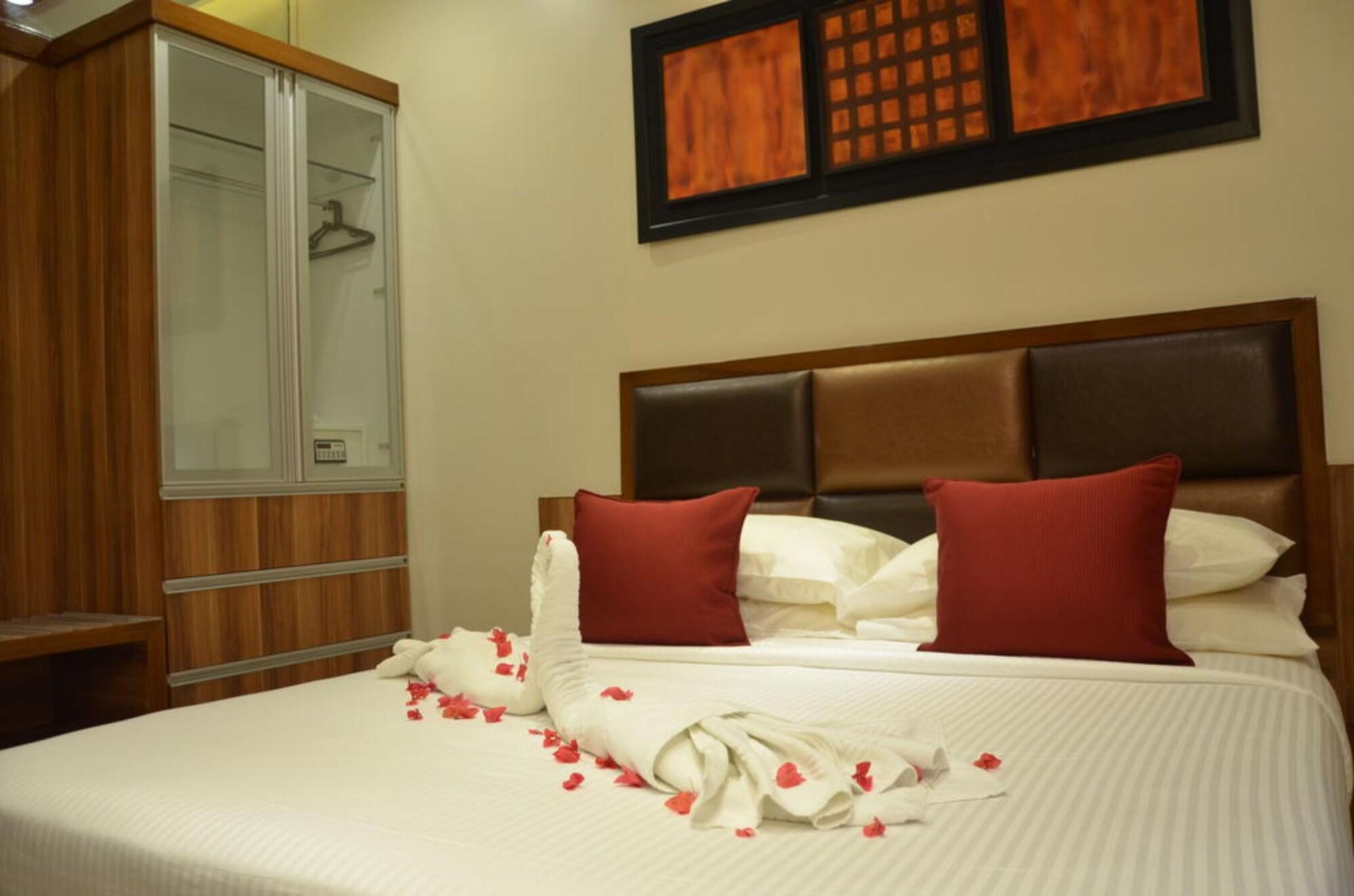 מומביי Sea Palace Hotel - Near Gateway Of India מראה חיצוני תמונה